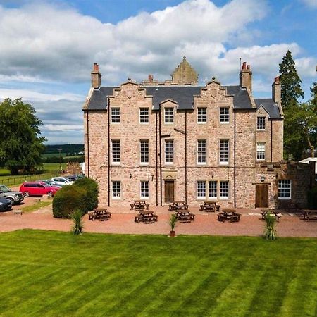 Shieldhill Castle Hotel Biggar Exterior photo