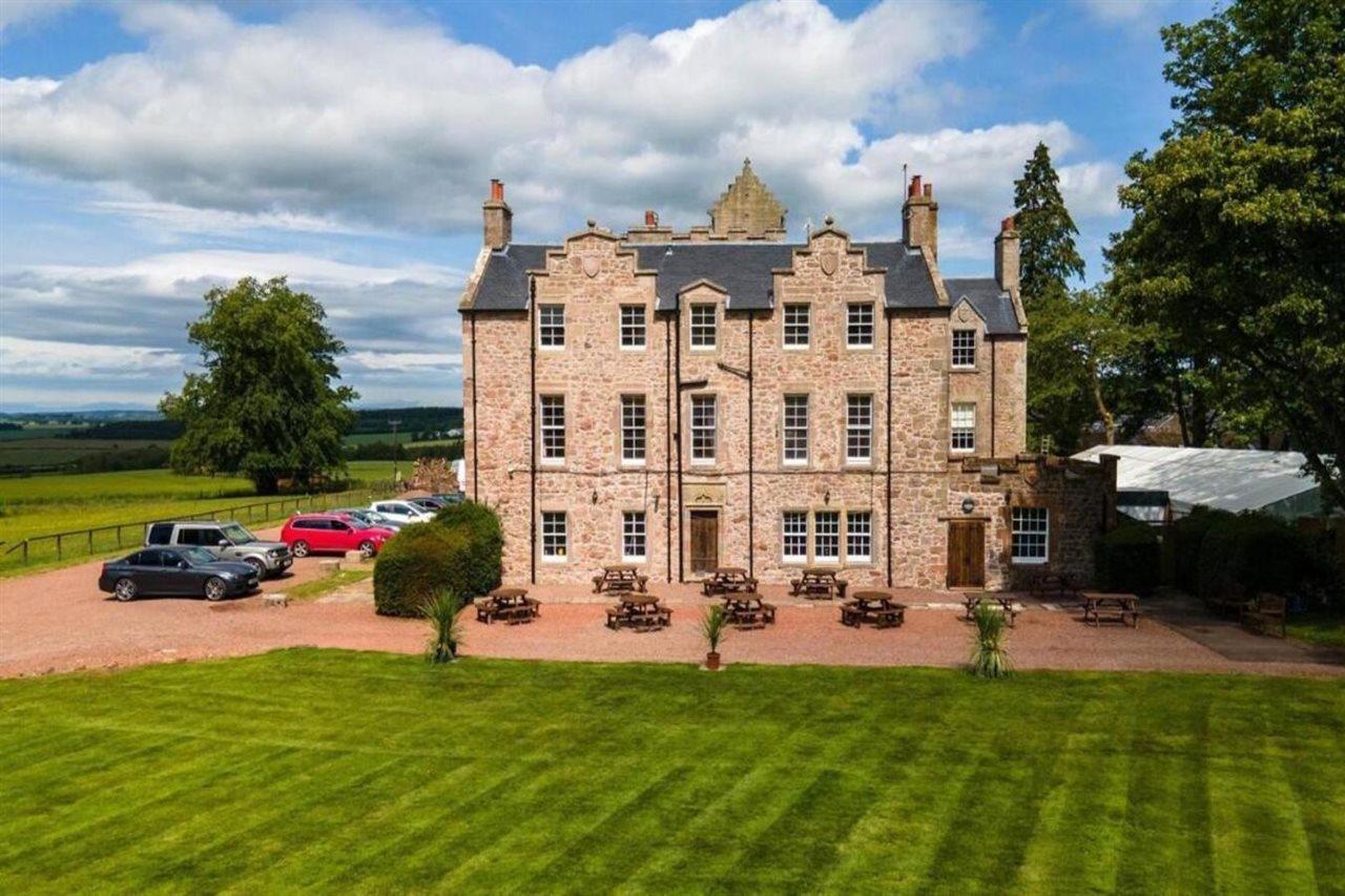 Shieldhill Castle Hotel Biggar Exterior photo